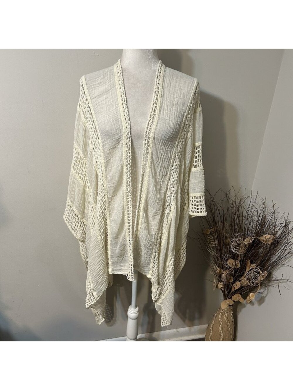 NWT ANNA & AVA Women Ivory Textured Shawl Wrap Open Front Striped Crochet OS